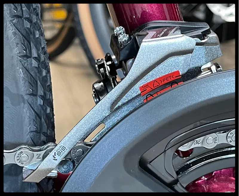 Giant Roam 3 Disc Medium Garnet 2022-8